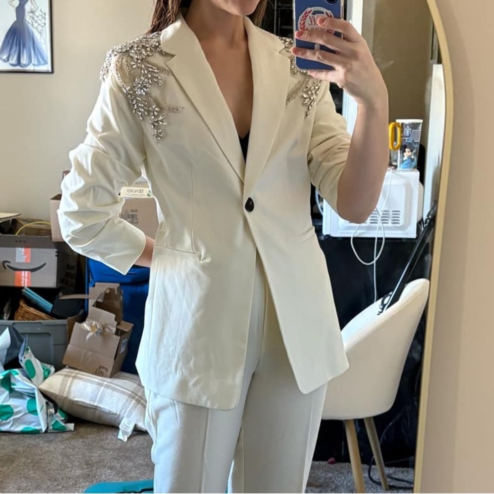 Gibson Latimer Cream Blazer with Silver Beaded Shoulders Size Small